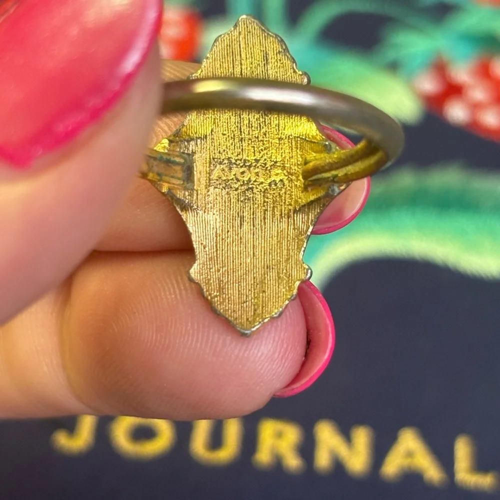 Vtg. Avon Kensington Ring Gold-tone Victorian Revival Signed Size 8.5 Adjustable